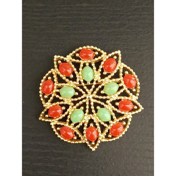 Sarah Coventry Jewelry - Sarah Coventry Faux Jade Coral Gold Tone Vintage Brooch Pin